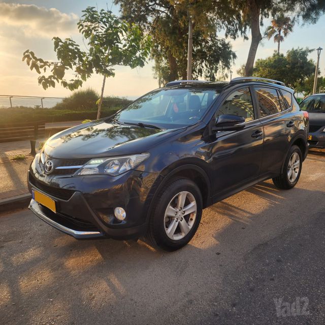 מודעת רכב טויוטה RAV4