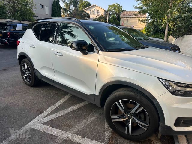 וולוו XC40