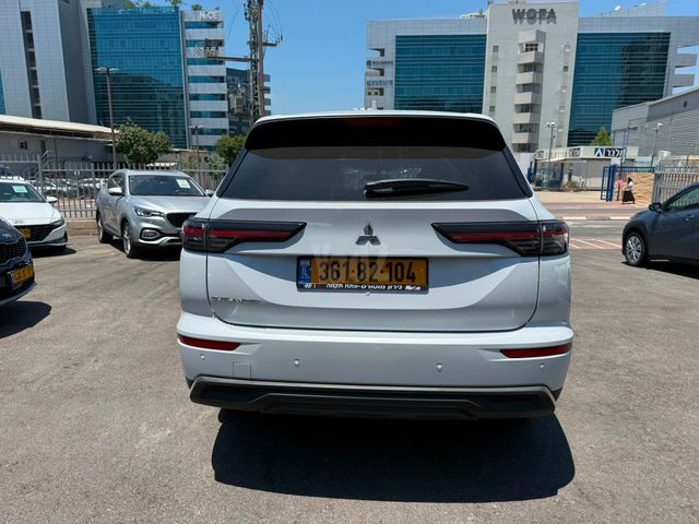 מיצובישי אאוטלנדר