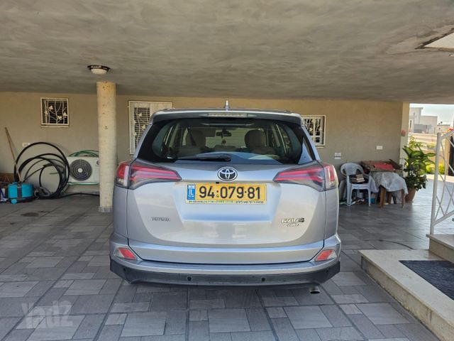 טויוטה RAV4