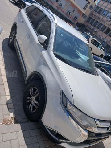 מיצובישי אאוטלנדר