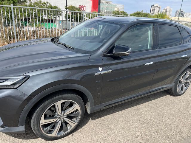 אם ג'י מארוול R
