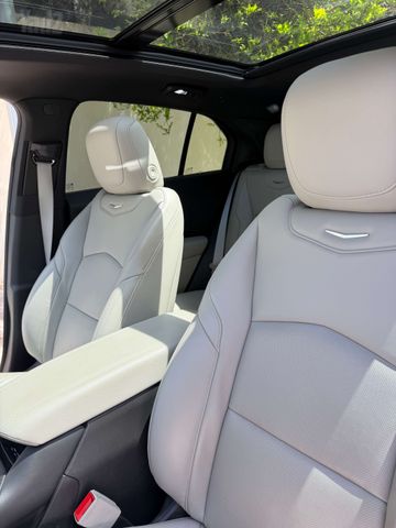 קאדילק XT4