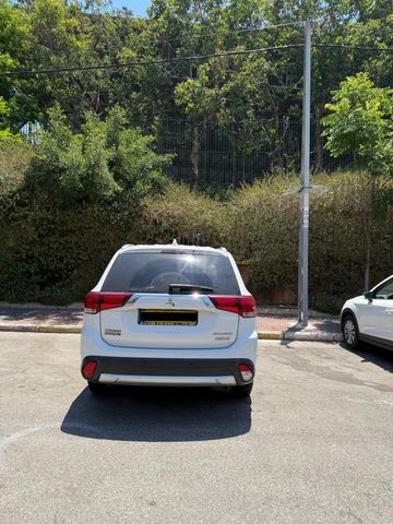 מיצובישי אאוטלנדר