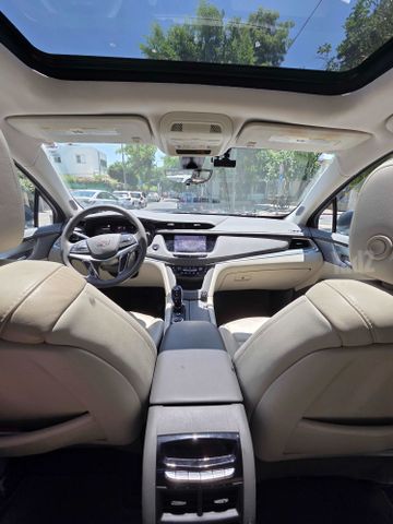 מודעת רכב קאדילק XT5
