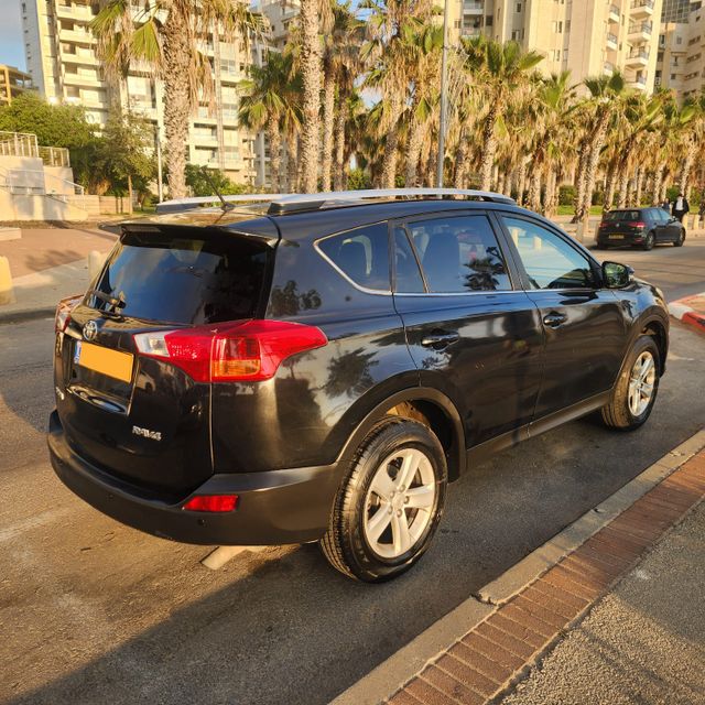 טויוטה RAV4