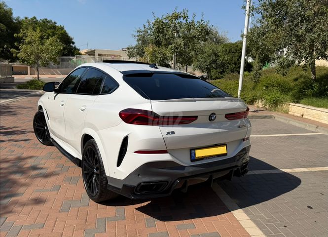 ב מ וו X6 M