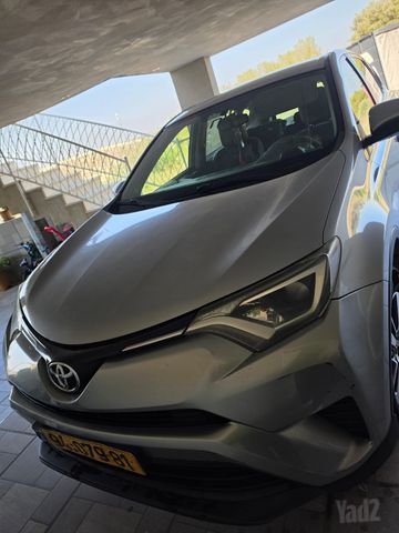טויוטה RAV4