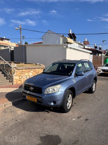 מודעת רכב טויוטה RAV4