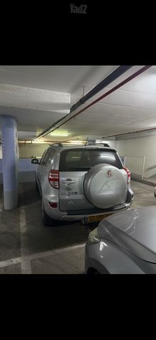 טויוטה RAV4