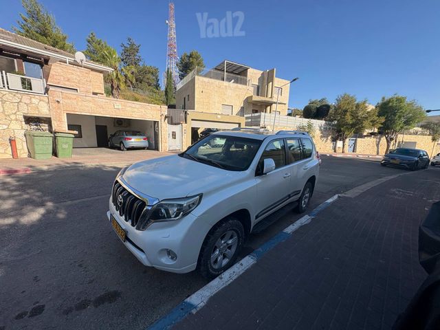 טויוטה לנד קרוזר