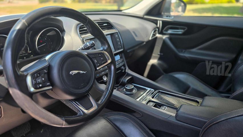 יגואר F-Pace