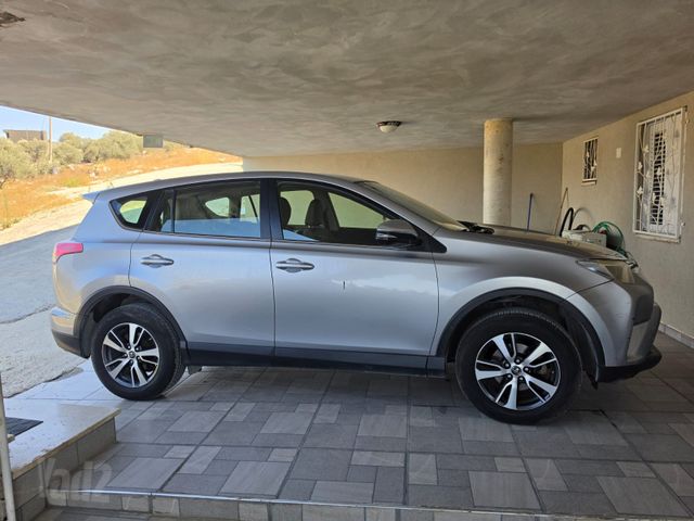 מודעת רכב טויוטה RAV4