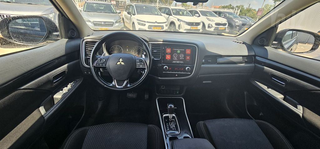 מיצובישי אאוטלנדר
