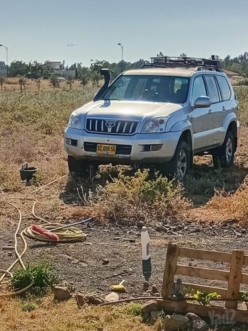 טויוטה לנד קרוזר