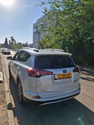טויוטה RAV4
