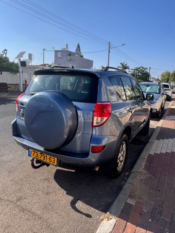 טויוטה RAV4