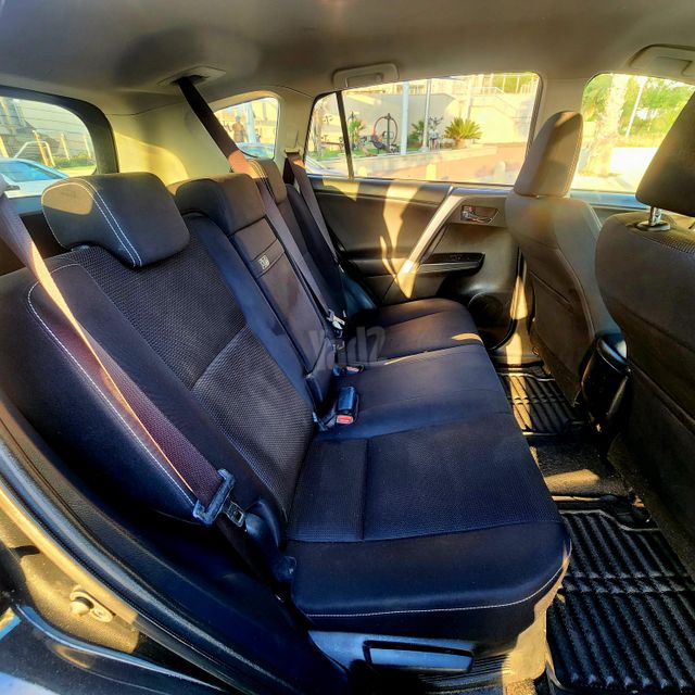 טויוטה RAV4