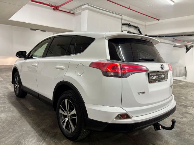 טויוטה RAV4