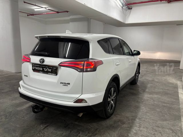 טויוטה RAV4