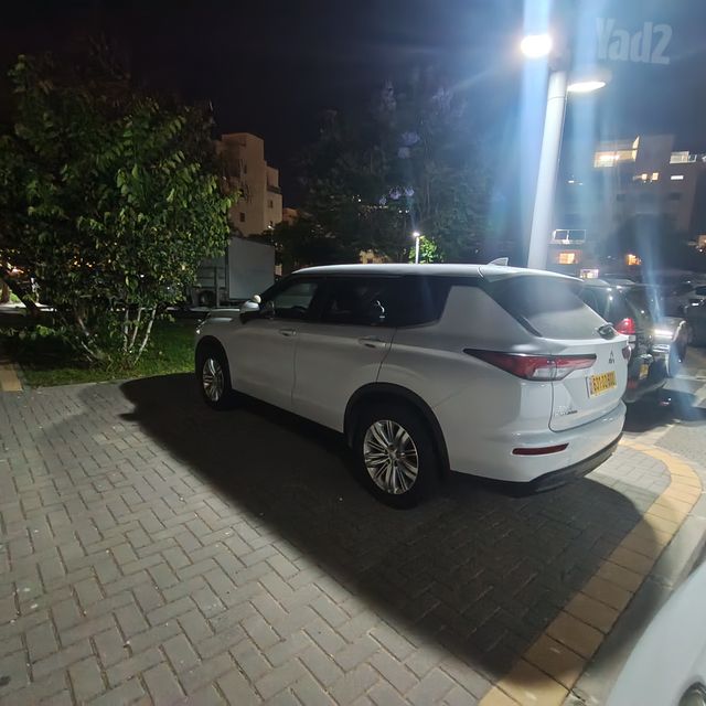 מיצובישי אאוטלנדר