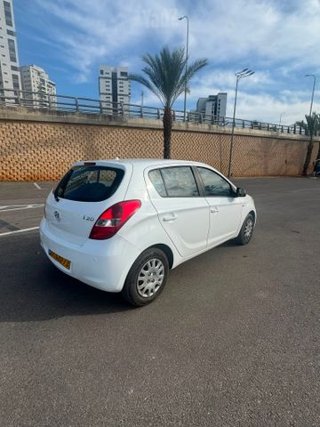 יונדאי i20