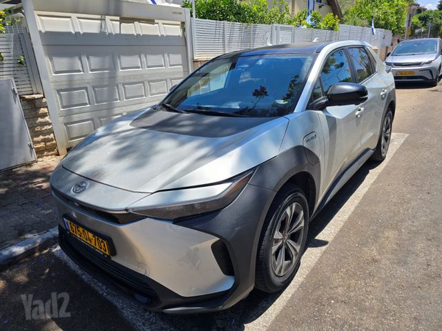מודעת רכב טויוטה bZ4X