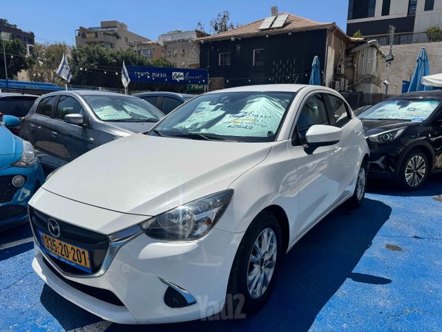 מודעת רכב מאזדה 2