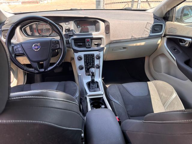 וולוו V40