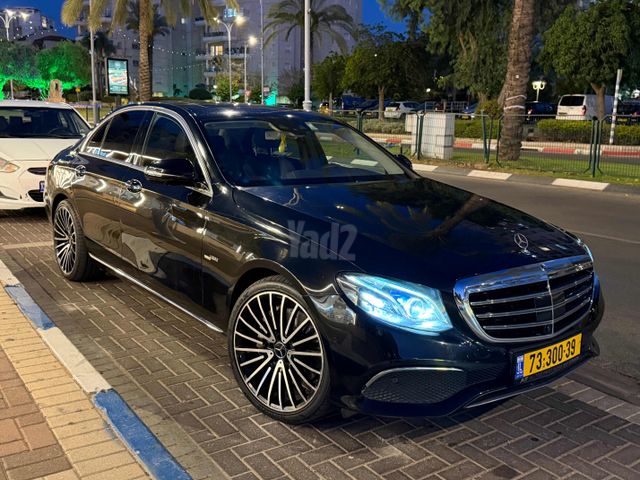 מודעת רכב מרצדס-בנץ E-class