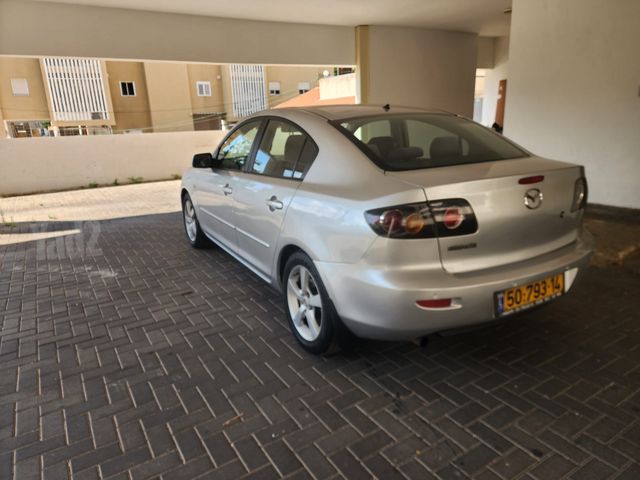 מודעת רכב מאזדה 3