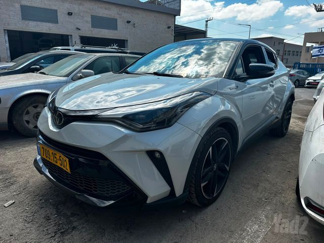 מודעת רכב טויוטה C-HR