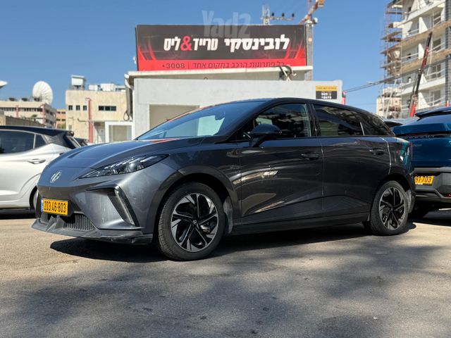 מודעת רכב אם ג'י MG4