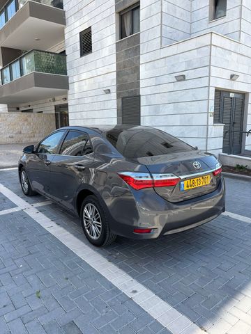 טויוטה קורולה