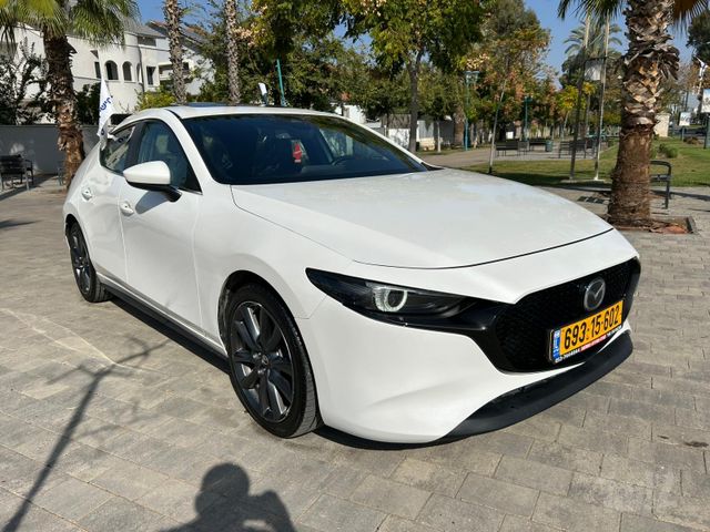 מאזדה 3