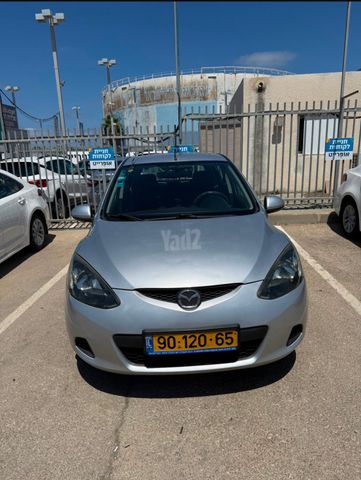 מודעת רכב מאזדה 2