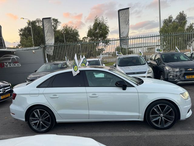 אאודי A4
