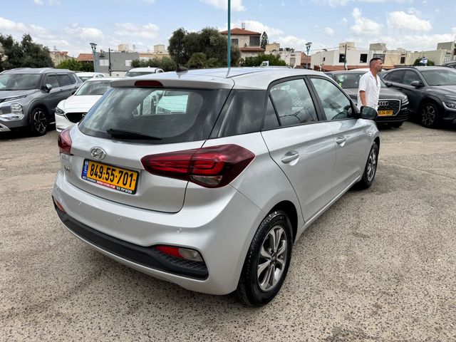 יונדאי i20