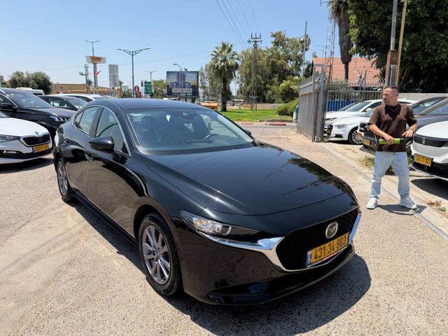 מודעת רכב מאזדה 3