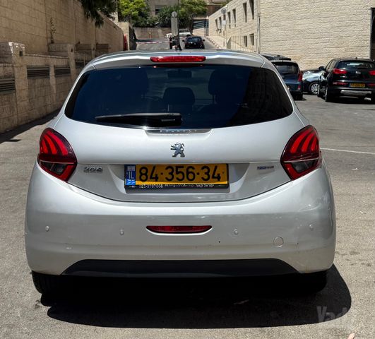 פיג'ו 208