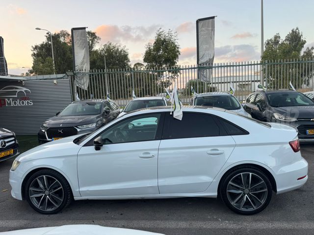אאודי A4