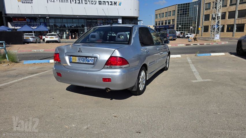 מיצובישי לנסר