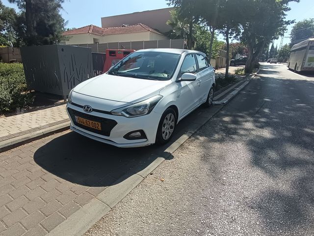 מודעת רכב יונדאי i20