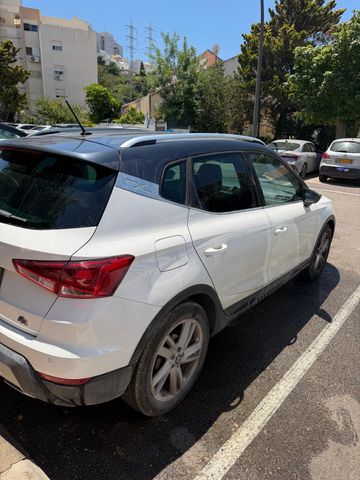 סיאט ארונה