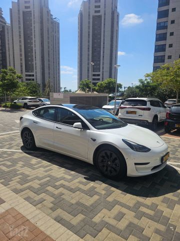 טסלה מודל 3