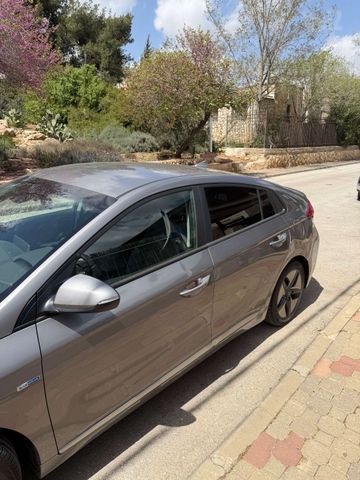 יונדאי איוניק