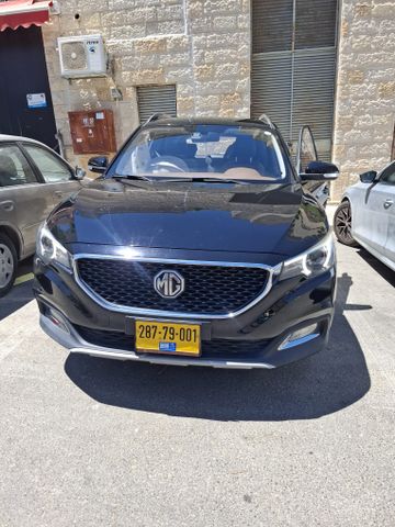 מודעת רכב אם ג'י ZS