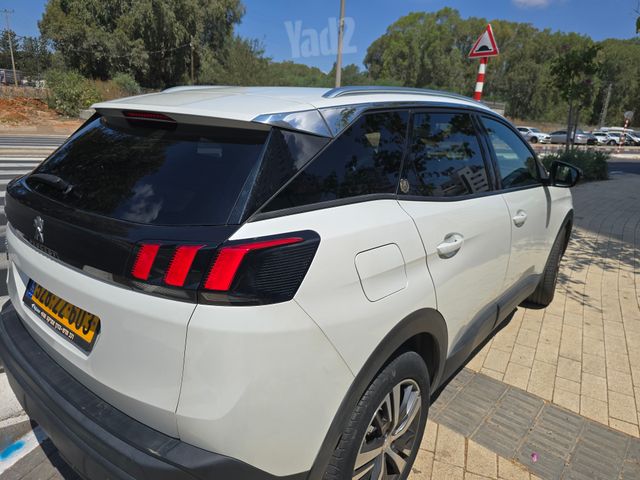 פיג'ו 3008