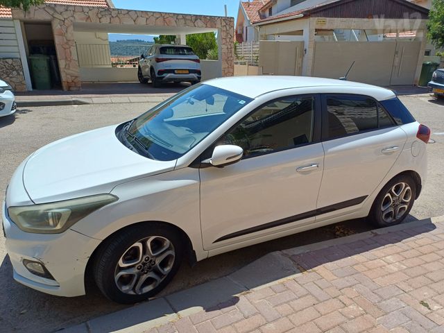 יונדאי i20
