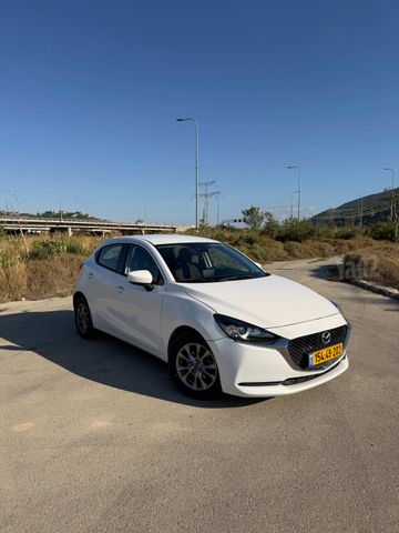 מודעת רכב מאזדה 2